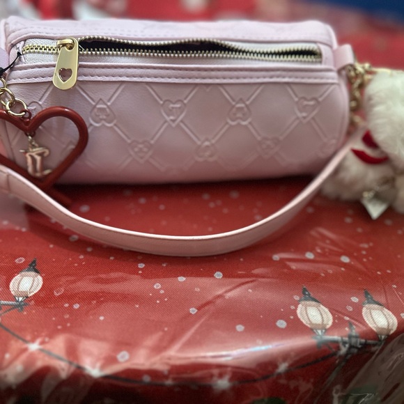 Juicy Couture Light pink Holiday in Juicy roll Bag with Chain Strap - Picture 8 of 16